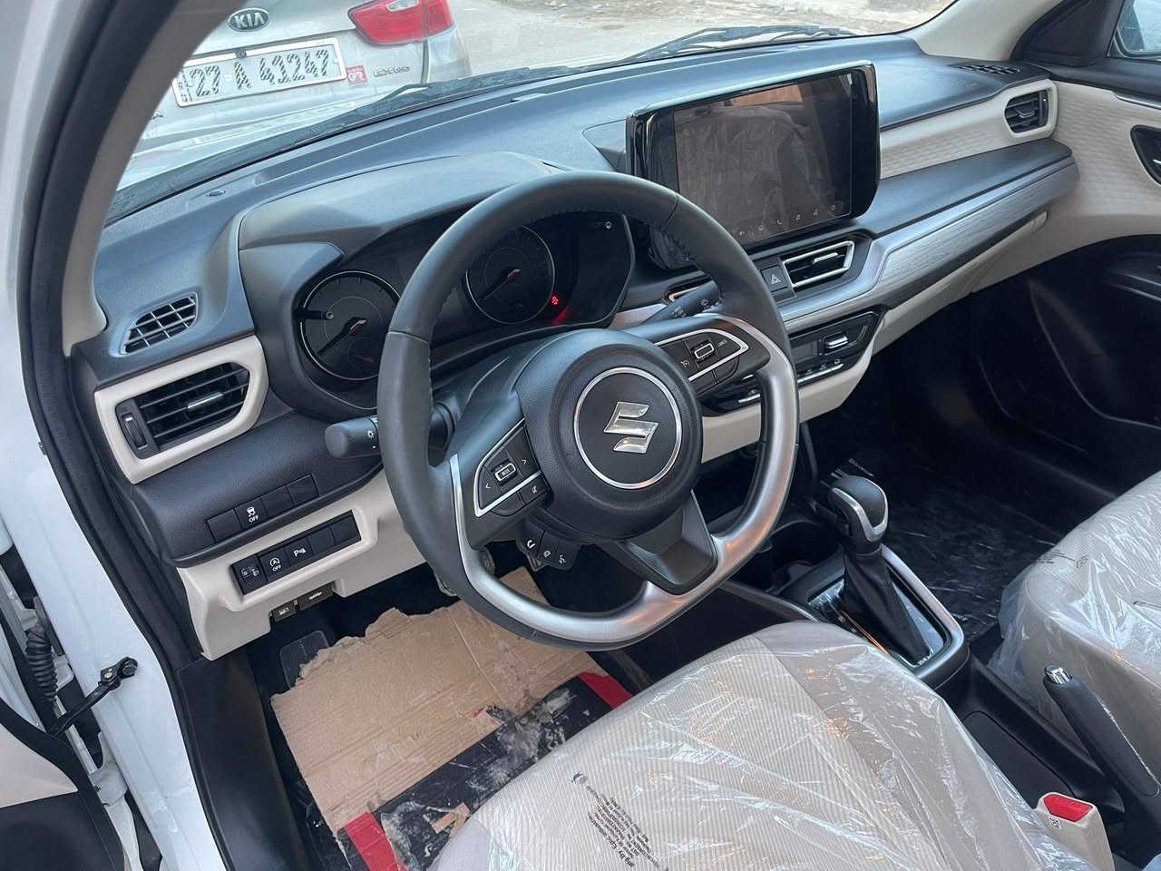 السلام عليكم
2026 سوزوكي دزاير هايبرد  خليجي ماشية ٢٠٠كيلو يعني زيرو فقط مكفولة من كل شي يابانية 
محجوزه استقطاع مباشر 

ضمان 3 سنوات او 100 الف كيلو
المواصفات
بصمة 
مري شفط
اشاير بالمري
تبريد قطعتين
لايتات امامي خلفي بروجكتر LED
شاشة جبيرة 
كامرة
كار بلي و اندرويد اوتو وايرلس
السيارة تبريدها قوي و جدا اقتصادية بالبانزين 
السيارة رقم بغداد
مكان السياره سماوه
السعر 130 و بيها مجال
للاتصال /
***********
