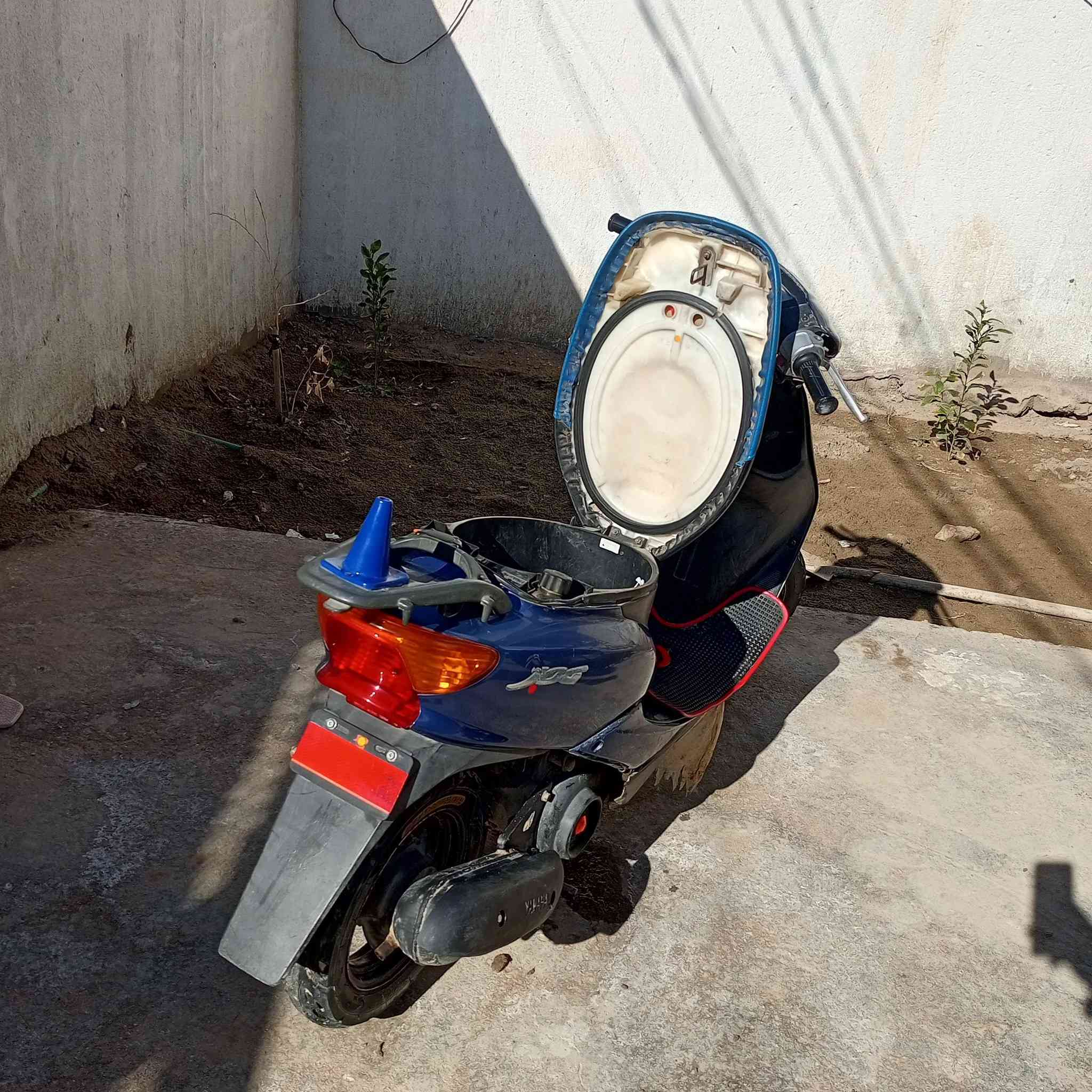 السلام عليكم اخوان دراجه عصفوريه٦٠ دراجه نضيفه مال حاويه كل نقص مابيه دراجه كله بلاد وبيه كتلوك لون مميز سلف وهندر واشاير لايت زنون بريك تايرات جدد محرك مامفتوح شلعه ومعدل حلو كيج بانزين شغال كيج سرعه/سعر الدراجه475بيه مجال بسيط/للاستفسار علق وارد عليك أو واتساب فقط ***********
