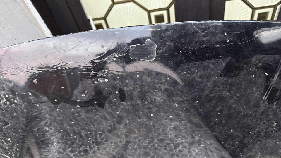 السلام عليكم 
بنيد 3 فتحات جارجر نظيف ماعدا المقدمه لون اسود لامع والسعر 150 الف 
***********
