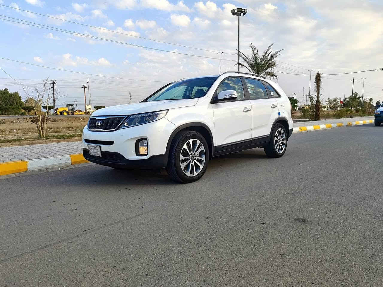 كيا …. سورنتو
موديل …. 2015
رقم واسط 
خليجي
_مكينه 2400 
مكفوله من صبغ وتبديل وبارد 
جديدة جدا 
السعر 165
مكان السيارة واسط النعمانيه
للاستفسار اكثر الاتصال
***********
