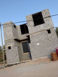 ١٠٠م • ٤ غرف • خدمات كامله