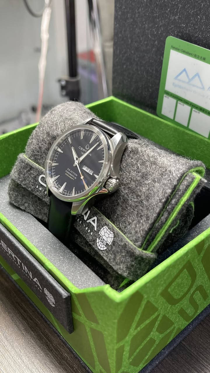 سيرتينا اوتماتيك دي ديت 
قياس ٤٠ كلاسيك 
جديدة 
كامل مرفقات 
٥٠٠ دولار 
***********
