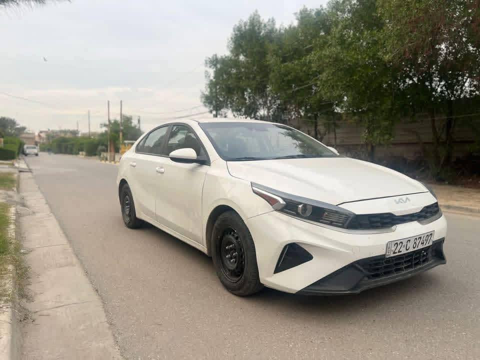 السلام عليكم كيا فورتي موديل22
رقم اربيل تريد وكاله تريد تحويل 
السيارة ضررها بنيد وجاملغ السياره ليبل واحد 
المواصفات 
محرك 2000 دوش
رادار امامي
رادار خلفي
رادار جانبي
تحديد مسار
قيادة ذاتية
توقف ذاتي 
تنبيه عند مغادرة المسار
كروس سرعة
وضعيات قيادة
شاشه كار بلي

السعر140 وبي مجال 
مكاني بغداد ***********
