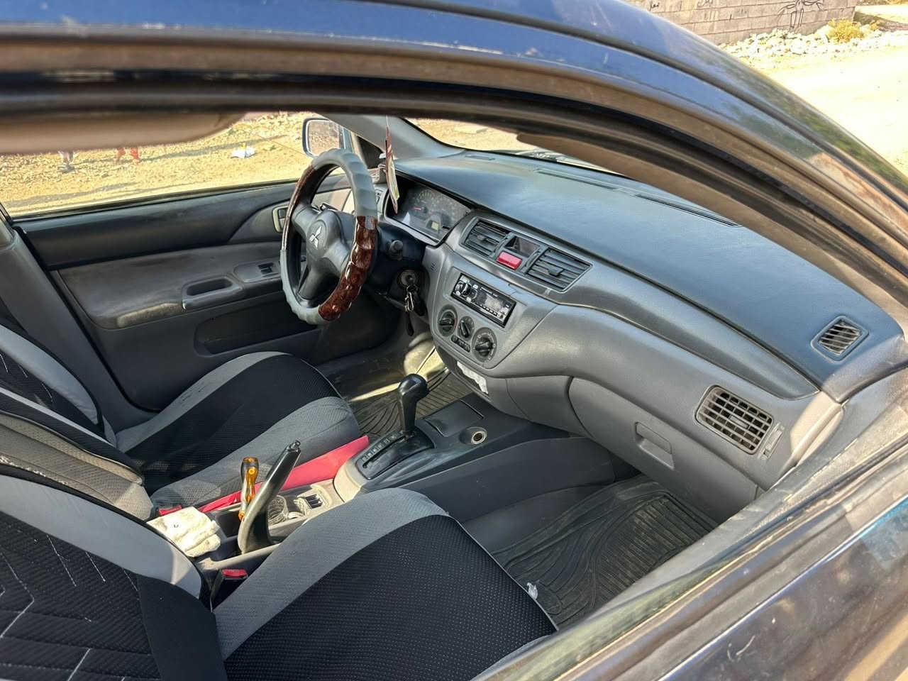 السلام عليكم للبيع لانسر 2007
رقم واسط الجديد تحويل مباشر
مصبوغه عام 
كير اوتماتيك 
مكينه وكير وصدر خير من الله

مكان السياره بغداد تقاطع النهروان
الاستفسار ***********
