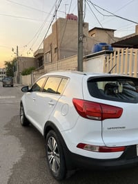 كيا سبورتج خليجي موديل 2015  مواصفات عاديه  اللون ابيض صدفي  كشن مخمل ...