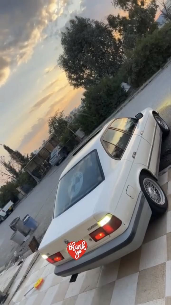 بؤ فرؤشتن مؤديل 1993 مةكينة 525 فول فولة ئارم پلاستيك بةشةرتي ئاواليات ***********
