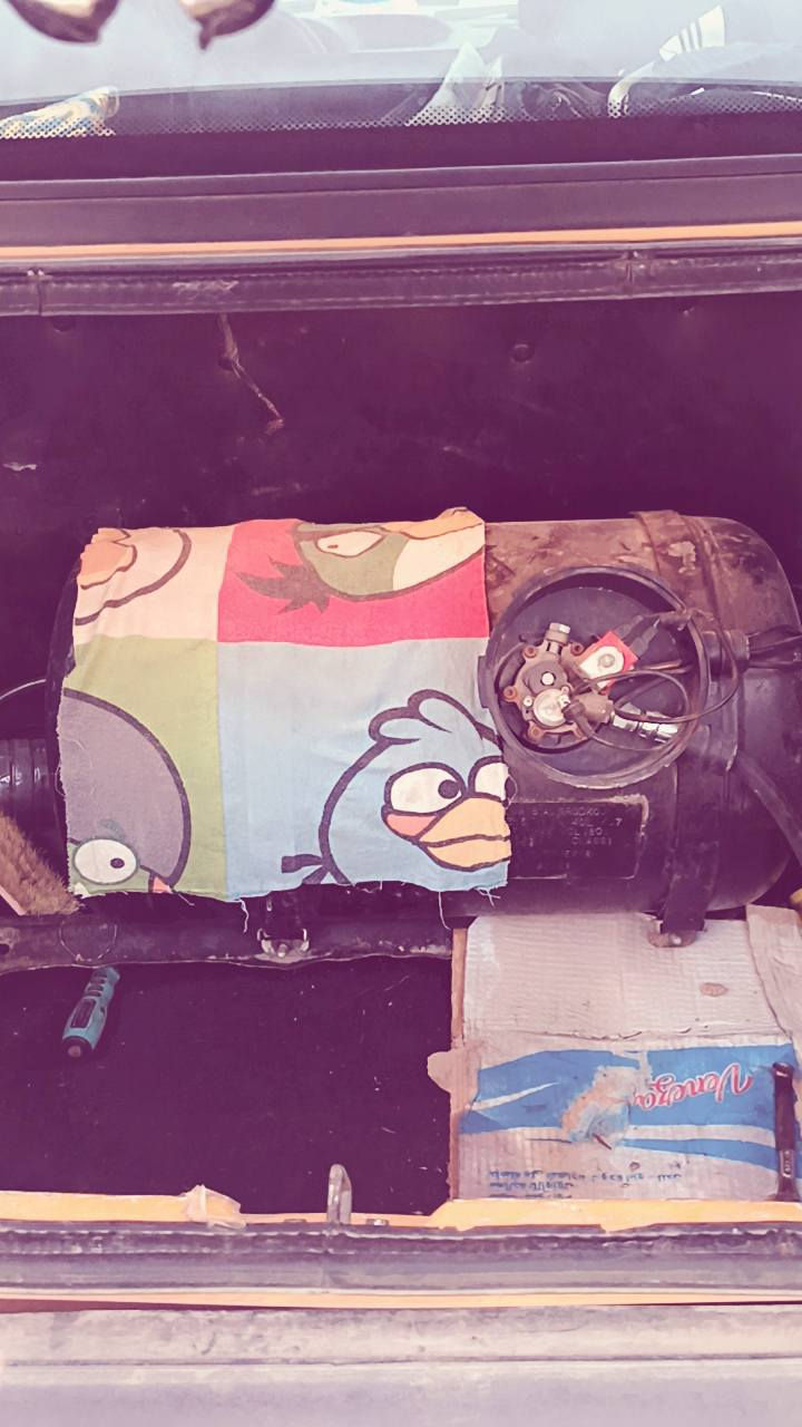 السلام عليكم 
سايبا 2018
جديده منظومة غاز
تايرات تخم جديد 
تبريد ثلجج
دوشمه جديده 
باتري جديد 
شاشه كبيره 
رقم إنكليزي 
تحويل ثاني يوم..... هيئه مصفر 
التكسي الوطني 
تمشي بيها 80 وتهد ستيرن سياره رزنه تخبل
المكينه جديده قبل شهرين جفتت هيه والكهربايات كله الكوري ماشد شي تعبان 
السياره مابيها أي نقص فقط بيها باب السايق مبدل فقط لا غير 
لا شواصي ولا خياسات 
سياره تعبان عليها 
السعر 43وبيها مجال قليل 
جماعه  الجوه 40 لحد يخابرني 
***********
العنوان بغداد 
المدائن ناحيه الوحده
