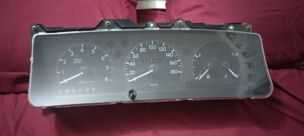 السلام عليكم ساعه كيجات بطه للبيع جديده نضافه 95 بل 100 شتريتهن قبل وبقن عندي اريد اشدهن كالو هاي مال كاز ماعرف شلون هنه نفس الفيش ونفس الكعده هيه مال بطه بس لازم كهربائي يفر الوايرات مالتها ماعرف شلون مايمي كهربائي مضبوط اليريدها ابيعه عل هل وضع هل موجود ساعه جديده خريطه مابيها زلغ وصورها كدامك ٤٠ الف وبيها مجال *********** واتساب
