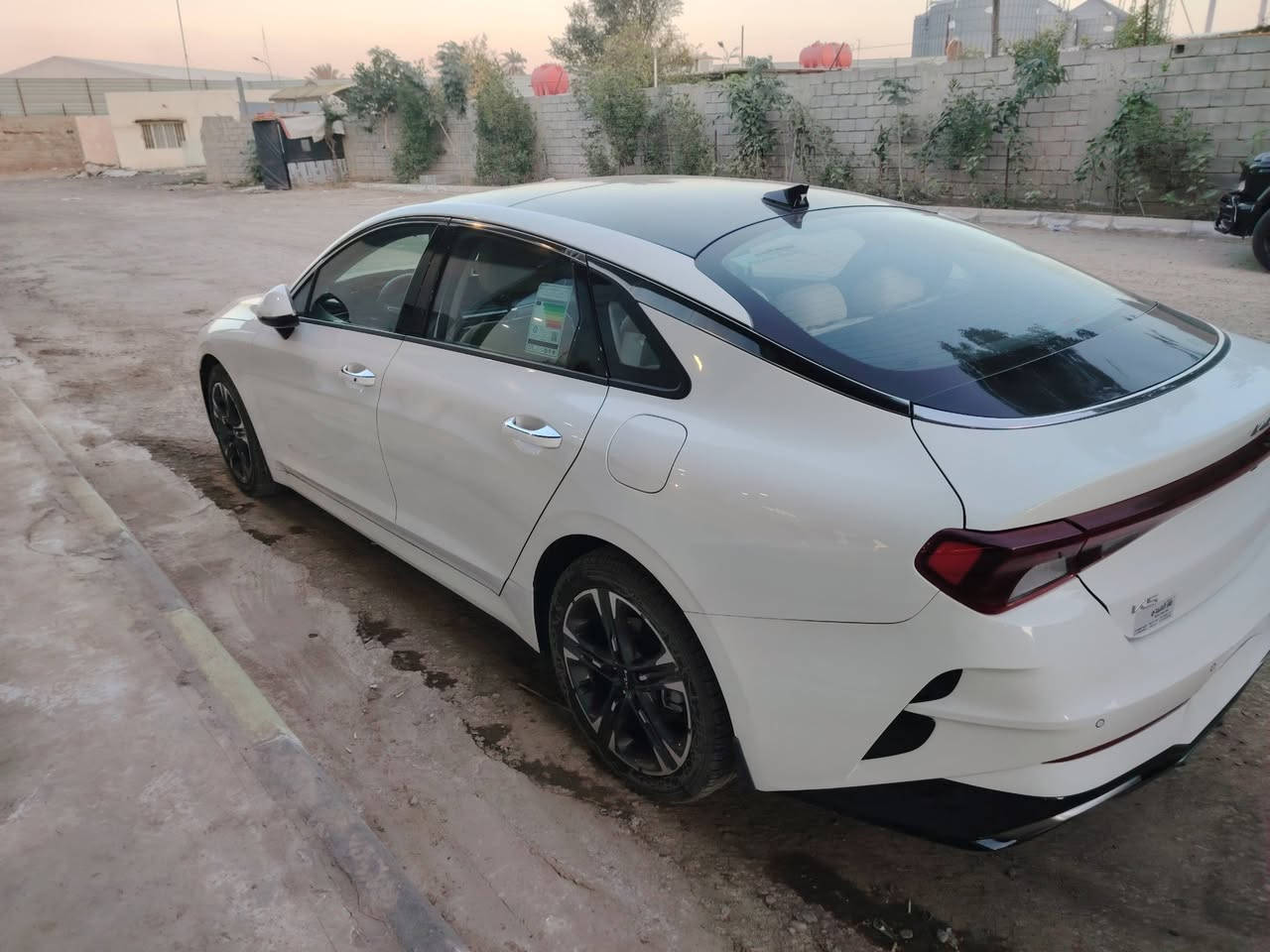 للبيع سياره K5 موديل 23 السياره ماشيه 29 الف فوول خليجي ماعدا الكشنات ليست جلد والباقي المواصفات المعروفه ضمان الشركه الدوليه للاستفسار الاتصال بالرقم ***********
