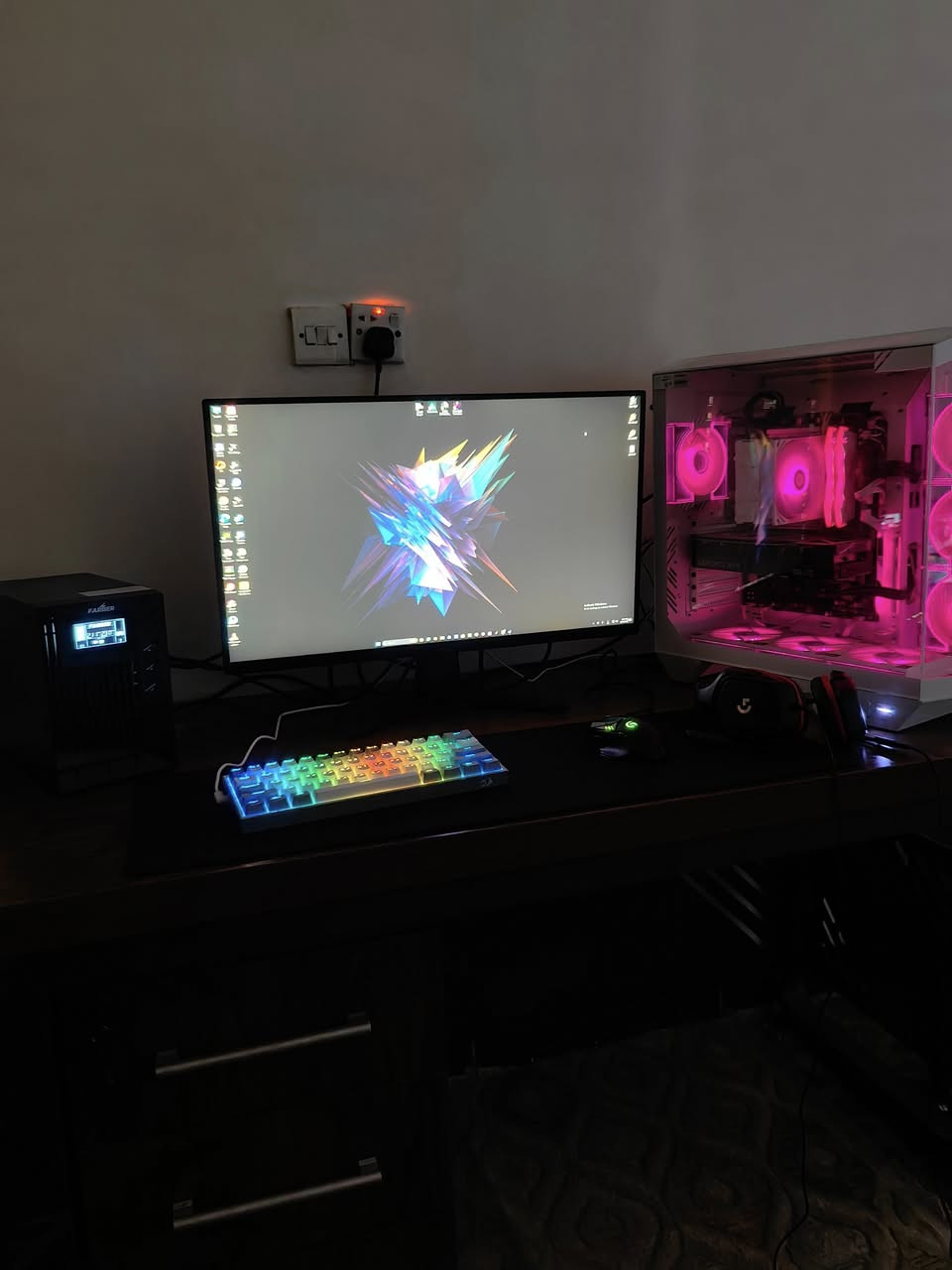 سلام عليكم PC للبيع 

rtx5070 asus dual oc 
i5 14600kf try
ram t force 16 ddr5 6000mhz 💥
asrock b760 rs pro ddr5💥
m.2 wd gen4 1t
assassin x120 refined💥 
segotep 750w
case hero 7fan 💥 
msi 2k 180hz ips 27in
 keyboard k617 fizz
Ups online farber 1kv
 mouse G502
 سماعات لوجتيك
 
2.250.000 قفل

***********
