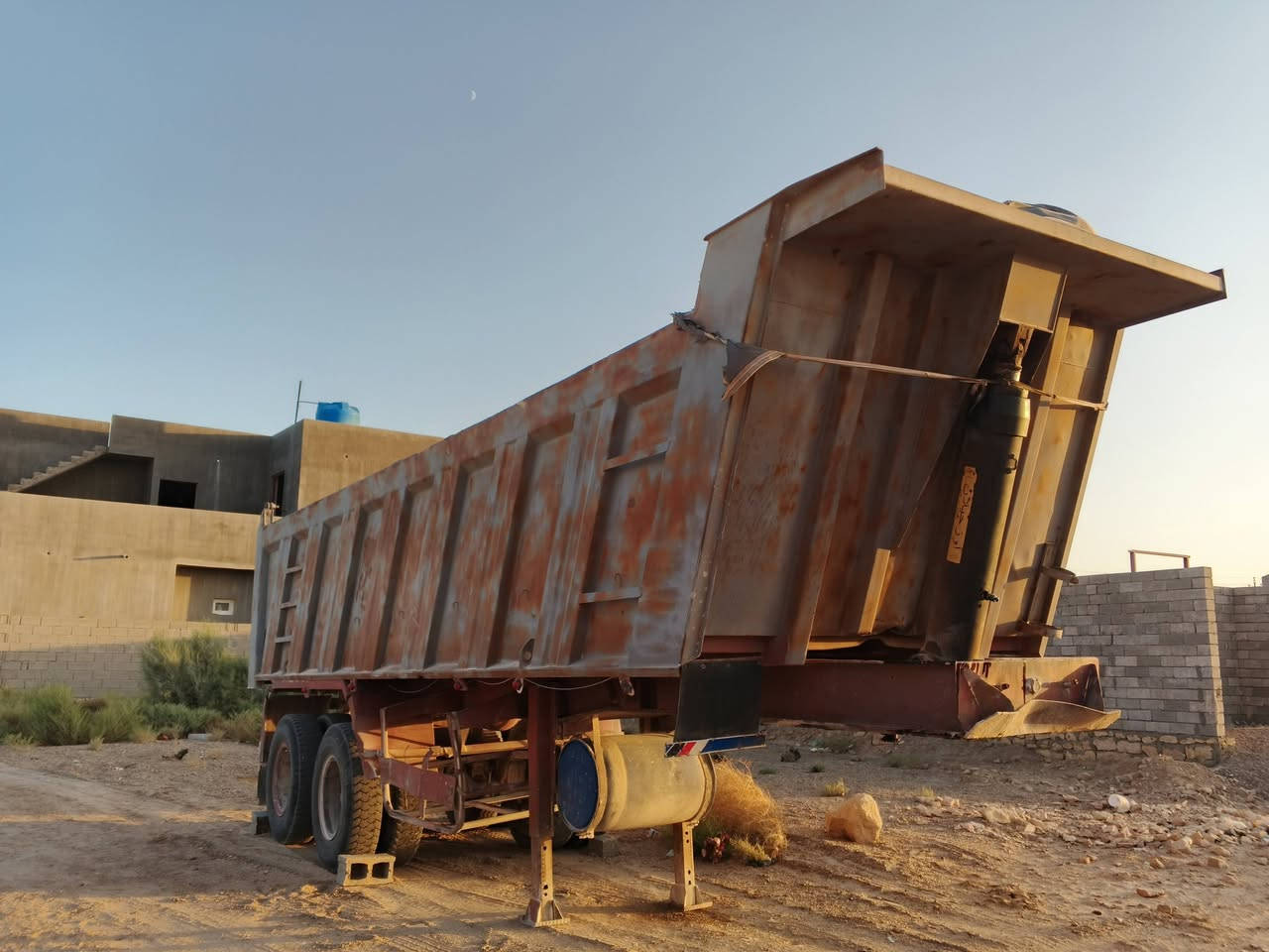 عربانه البيع حدادت ابو عمر
مجموعه 16 
تايرات نص عمر 
ذرعه 29ستندر 
سعر 110دفتر وعشره بيه مجال 
رقم الهاتف ***********
مكاني رمادي
