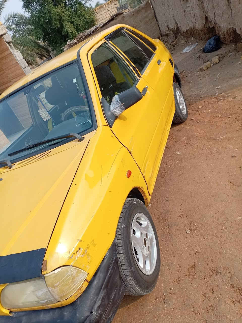 سلام عليكم 
سيارة سايبة للبيع 
موديل 2011
سيارة نضيفه ما بيهة شي اله نقوصات بسيطه 
السعر 18 وبيهة مجال للطيبين 
***********
