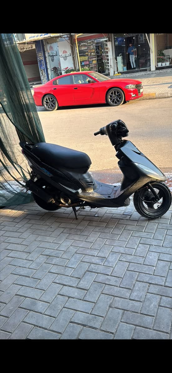 ماكس عدله بلاديه مابيه اي نقص مكينه بلاديه كفرات ختم واحد
جيب وياك الف فيتر افحص دراجه خير من الله تايرات جدد دهن جديد كهربائيات كلها شغاله اشاير شغاله نكره سلف وهندر واحد  السعر 650 وبيها مجال حك لجيه 
عنوان الدراجه بغداد زيونه 
الرقم ***********
