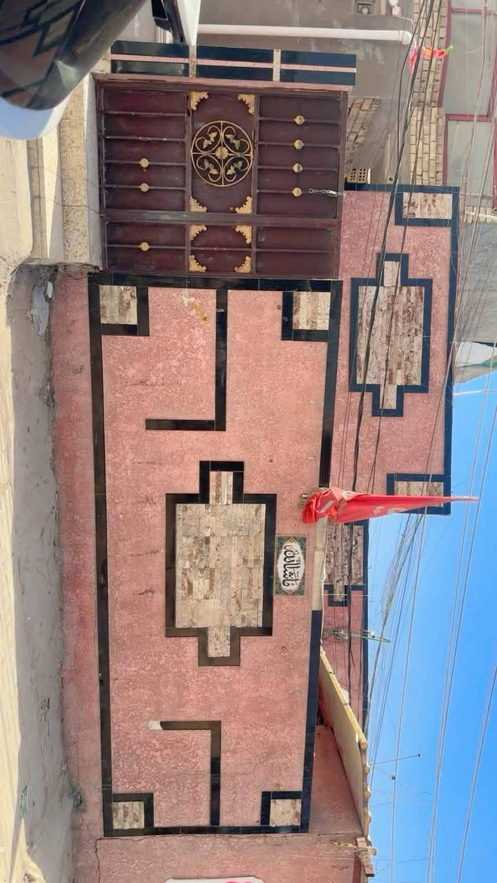 سلام عليكم بيت البيع منطعت الحميديه شارع سبيس رايسي المسحه 150 وقع حال بيت ركن سوك القديم علا شارع العام الستفسار *********** )(  ***********
