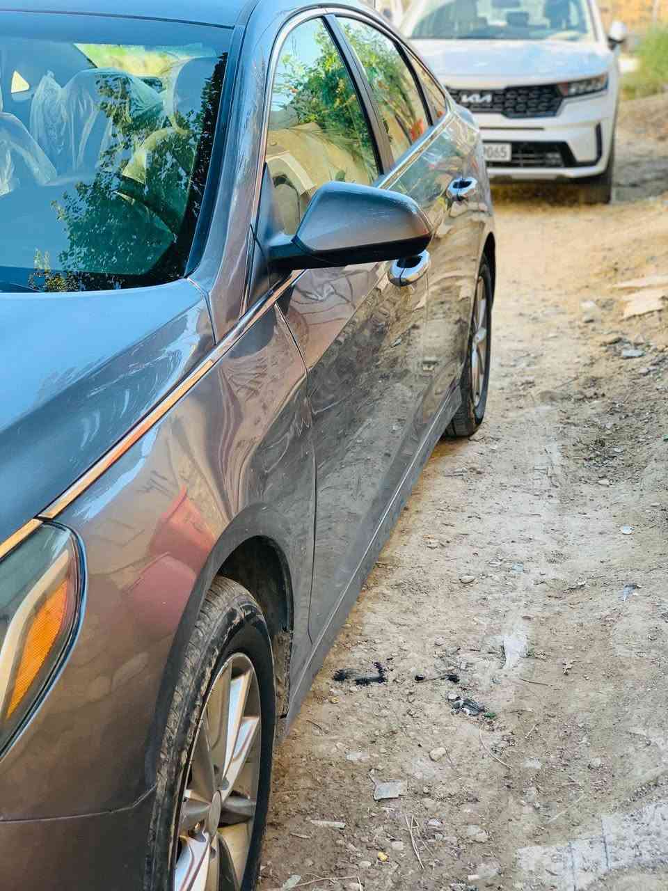 سلام عليكم سوناتا موديل 2019 وارد امريكي ضرره بنيد وجاملق باقي سياره كفاله رقم بغداد سنويه لل  2028 سعر السياره 130 وبيه مجال ***********
