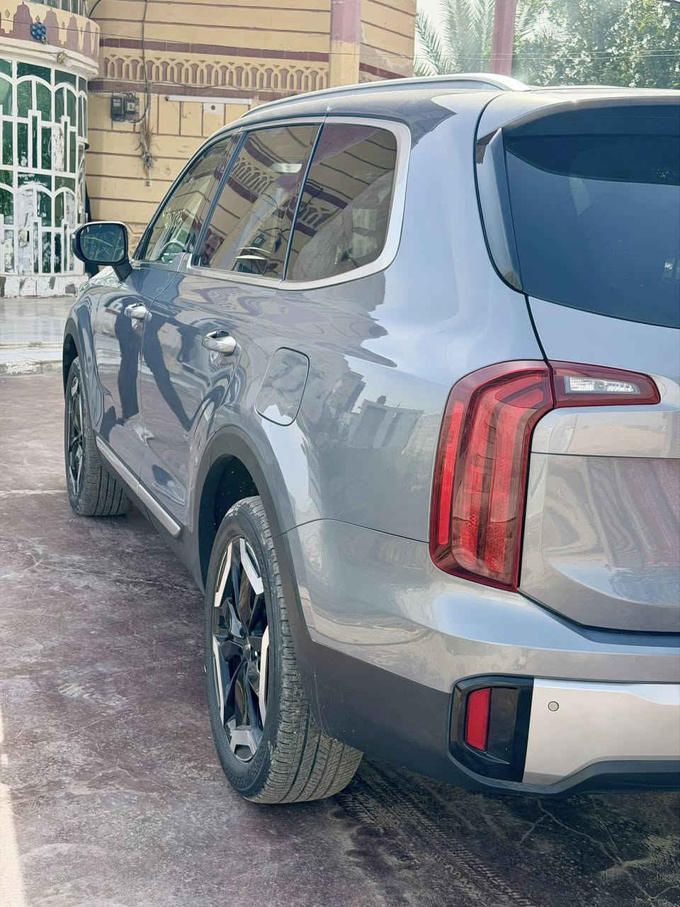 لللبيع تيلورايد ٢٠٢٤ مواصفات اس وارد امريكي قطعه وحده تبديل بدون رباك ماشيه ٢٠ الف بدون رقم منفيس بسمي بيع مستعجل ٢٣٠ سياره جديده بمعنى كلمه ***********

