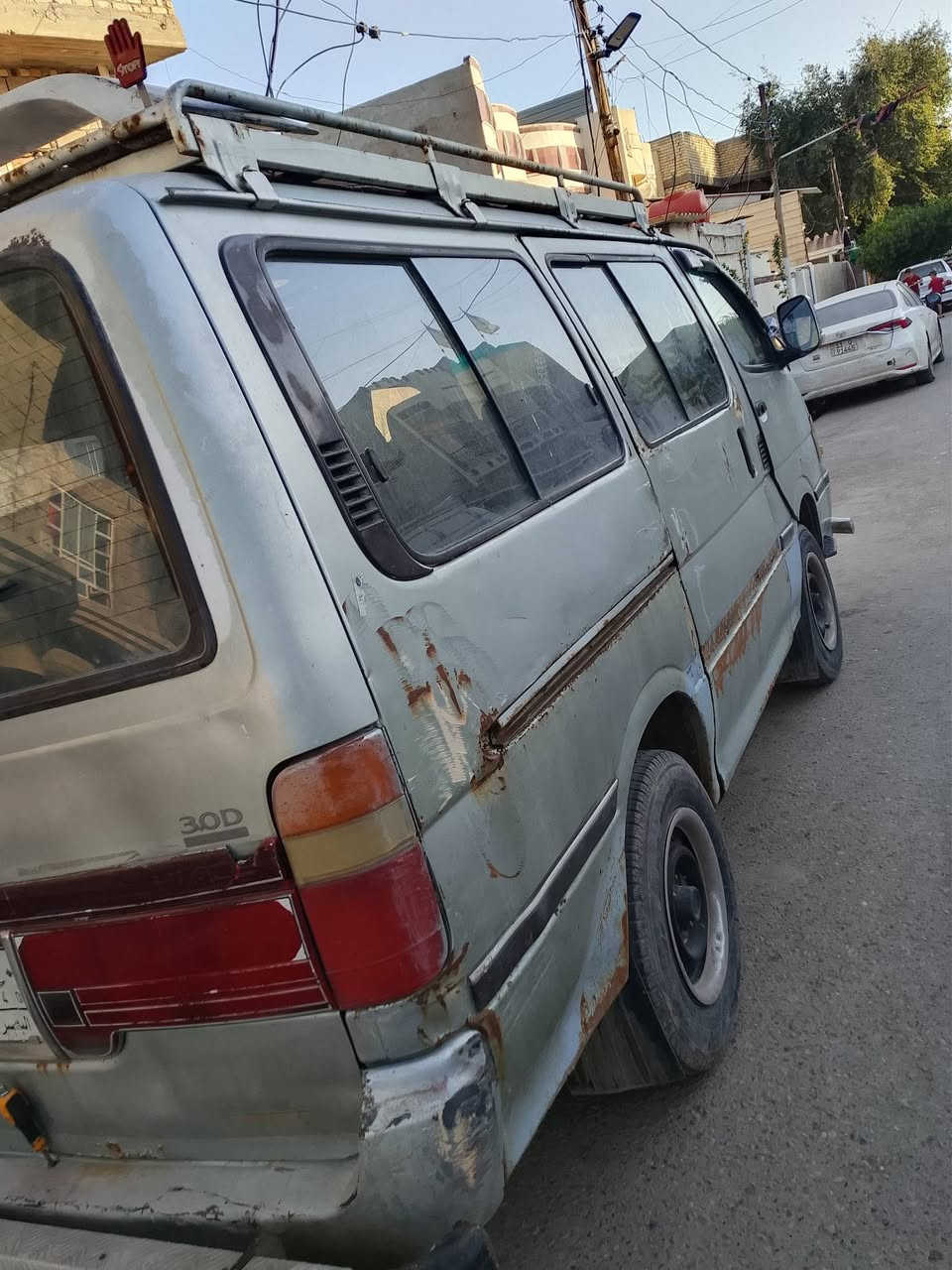 هايسه للبيع موديل 2000 11 راكب بيع مستعجل سعر 40 وبيه مجال رقم ***********
