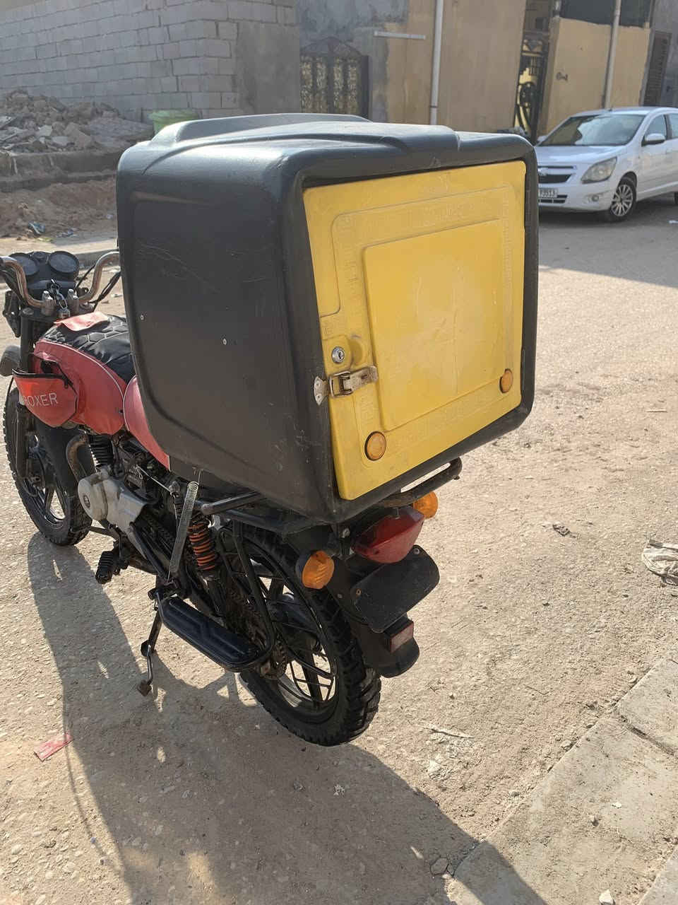 سلام عليكم بوكسر فحل دراجه بيه خيط  تبخير بدايته  جديده دراجه مديل ٢٠ مكاني بصره رقم ***********
سعره 675بيه مجال 
ادوات
