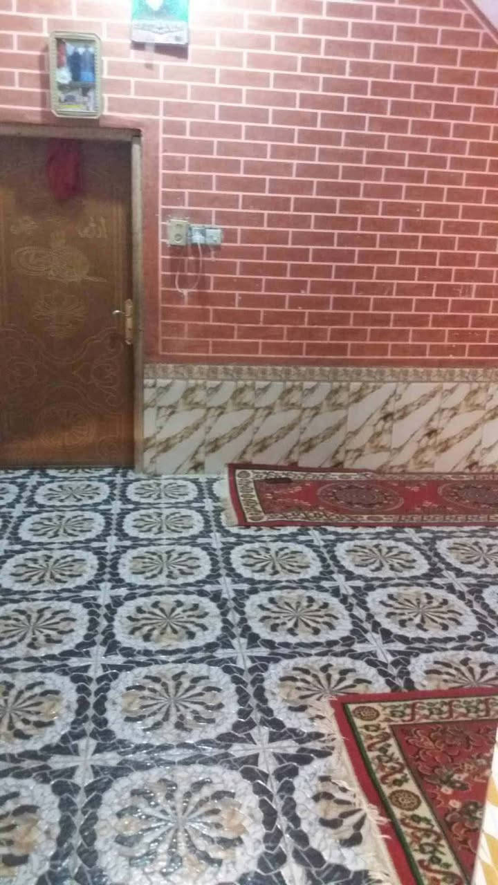 سلام عليكم 
بيت نواب ضباط قريب عله مدرسة القلم 
مساحه البيت 150متر  البيت صب 
خدمات ماي ومجاري وجاي يشتقلون بيه علمود صبون شارع مالته  بيت كله سيراميك صحيات خارجيه وحمام داخلي 
رقم الهاتف ‏‪***********‬‏
سعره 22 وبيه مجال
