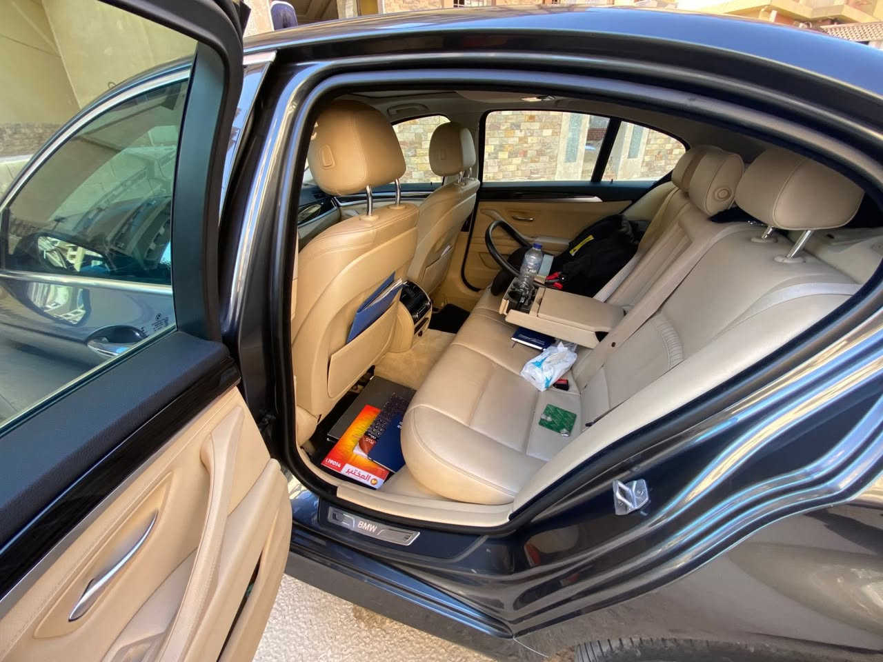 BMW 520i
موديل 2018
أعلى فئه لاكشري 
عداد 135 ألف
فابريكا بالكامل 
صيانات توكيل
طبقة حمايه 
مالك أول من الزيرو 
رخصه سنه 

ت / ٠١٠٩٢١٠٨٢٦٩


**إذا كنت صاحب هذا الإعلان وتريد حذفه لأي سبب، رجاءا أرسل رسالة إلى الدعم الفني**