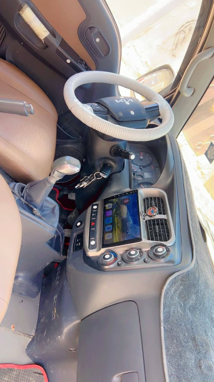 السلام عليكم سياره 2023 مكفوله ماشيه 80 الف مكان كربلاء باسمي السيارة بعدها زيرو تبديل دهن مره وحده فقط السعر 152 وبيه مجال الاتصال ع الرق***********
