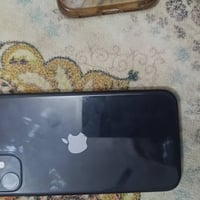 ايفون 11عادي بطاريه 100 ذاكرة 128  السعر 210 مكاني مدينة الصدر  للتواص...