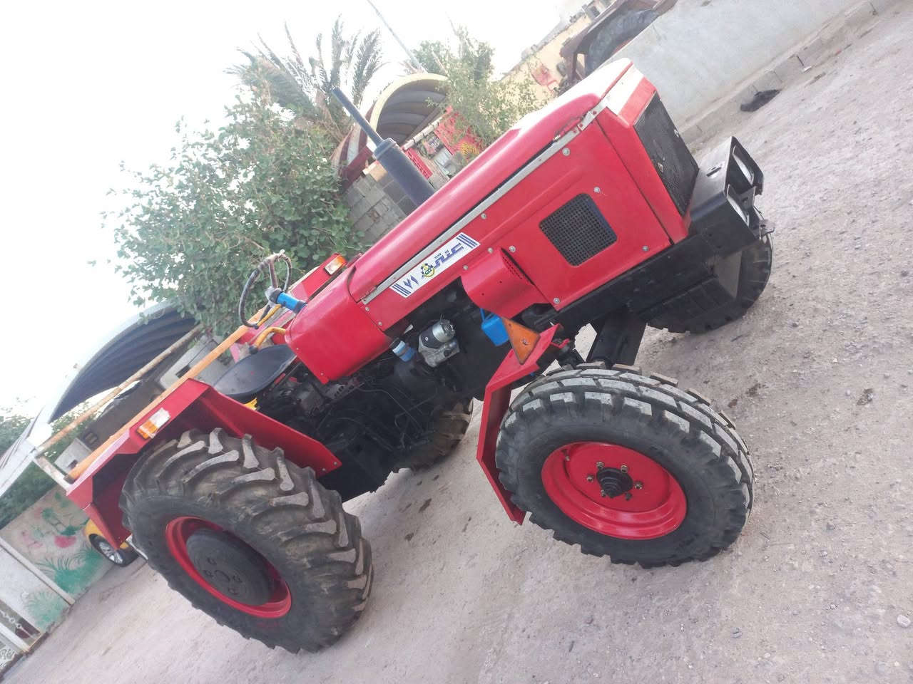 سلام عليكم عنتر البيع موديل87( بدون )مكينه جاهزه بمعنه الكلمه كفاله عامه (كير محرك جاهز صدر بم تخم تاير باور بريك كهربايات ) كله فول تعمير)استفسار العنوان العماره قرب جسر الحوالي 
السعر5700 بيه مجال الطيبين  ***********احمد
