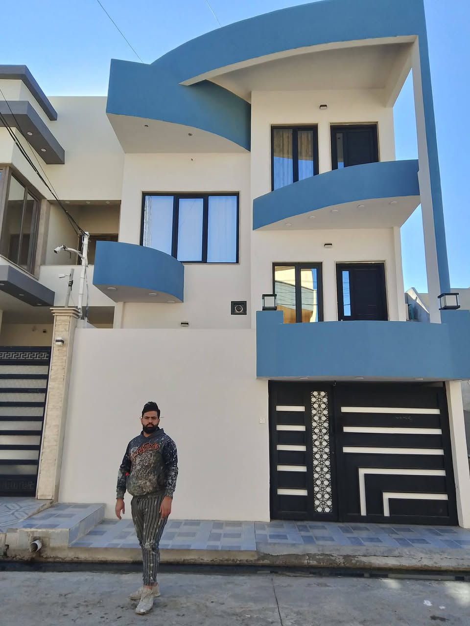 مستعدون لصبغ دور والمحلات 🏰
ومعالجه رطوبه وعمل سقوف ثانويه
وجبس مبورد وبسعار مناسبه ***********🥀***********
