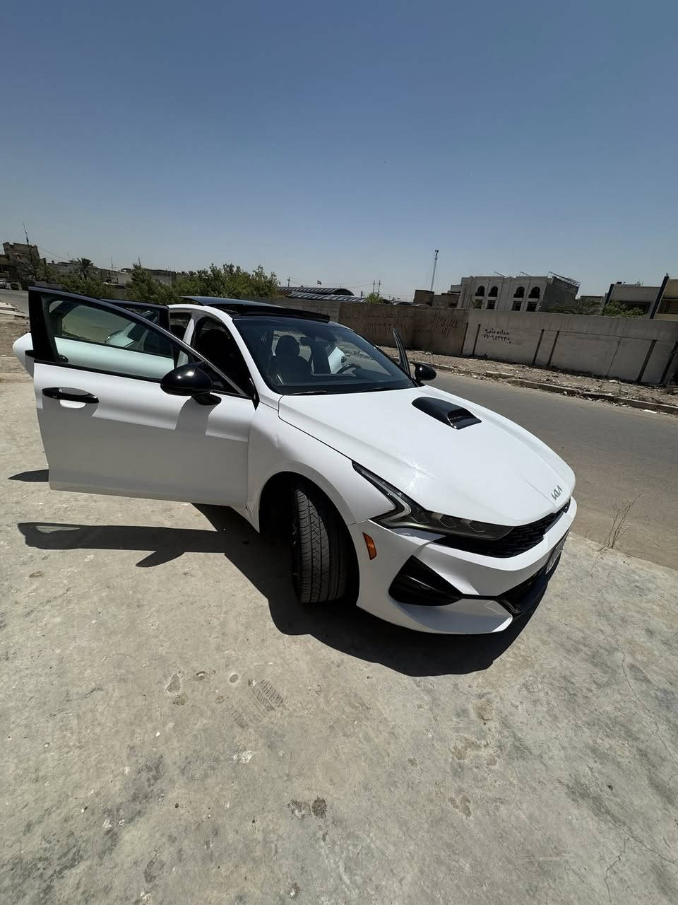 K5 gt 2500 تيربو
موديل ٢٠٢٤ رقم بغداد حرة بأسمي 
السيارة فول معروف ال gt 
حادثها مبين بالصور ٤ قطع صبغ بدون أيرباك شاصي لغد كفالة 
حته تبريدها بلادي 
كير مكينة صدر لووك شرط الفحص 
كل نقص ما بيها السيارة 
عارضها ب ١٧٠ وبيها مجال حگ الجية 
*********** ابو دُرة المحمداوي
