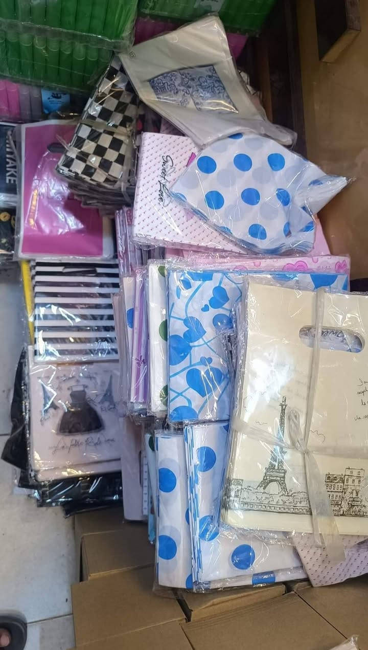 العيد ويانه يختلف غير ولله غير 🤗 
متوفر كلشي تحتاجون غراض العيد يم العيد 🤩


**إذا كنت صاحب هذا الإعلان وتريد حذفه لأي سبب، رجاءا أرسل رسالة إلى الدعم الفني**