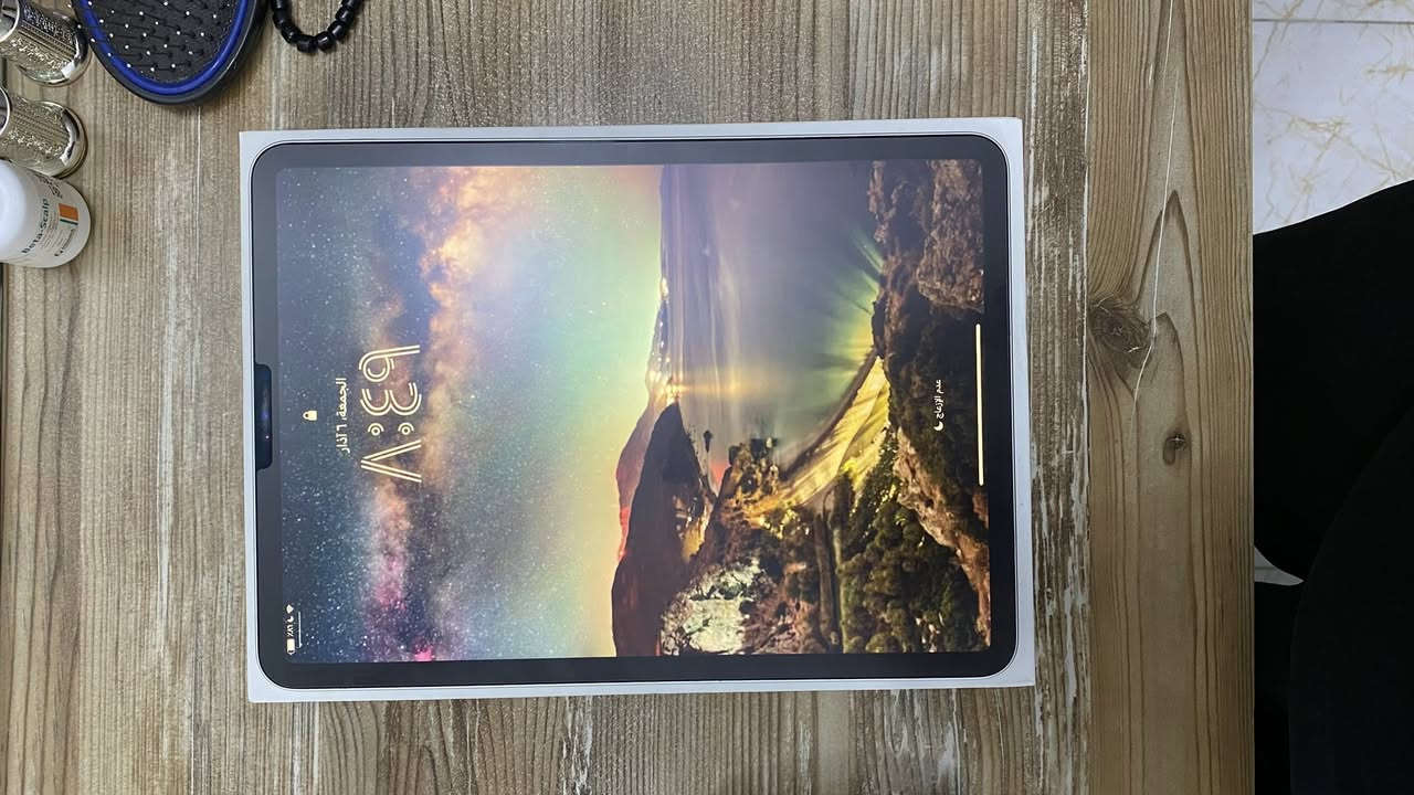 السلام عليكم
Ipad pro 11 inch (الجيل الثاني)
الذاكرة :256 GB
اللون سلفر 
كل التفاصيل مذكورة بالفديو الجهاز بي طبع بالشاشة من جوه ولكن بالاستخدام والتصفح والمشاهدة كلشي ممبين وجهاز نظيف واستخدامي الشخصي للأستفسار *********** العنوان بغداد البلديات بيع مع كافة الملحقات كيبورد وماوس وقلم موماكس اصلي ضمان مدى الحياة
