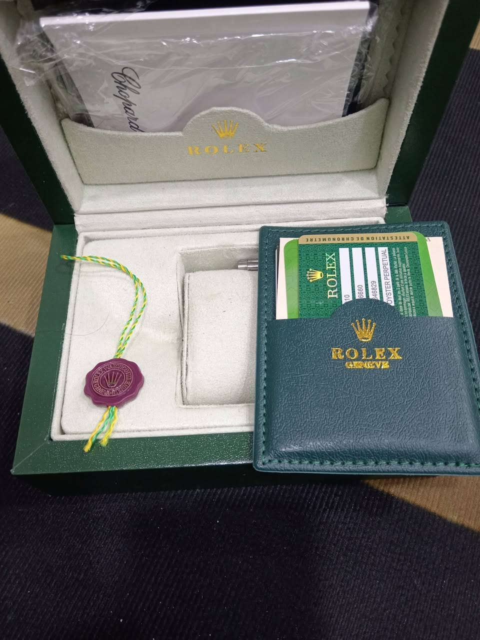 اسلام عليكم عندي هذا باكيت ساعه رولكس اصلي بدون الساعه للبيع


**إذا كنت صاحب هذا الإعلان وتريد حذفه لأي سبب، رجاءا أرسل رسالة إلى الدعم الفني**