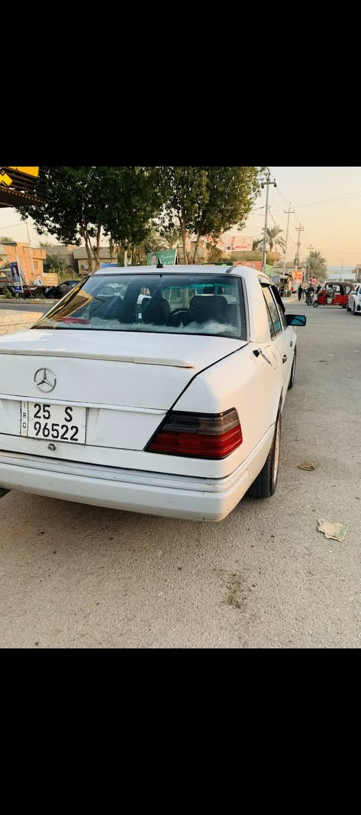 مارسدس موديل 1993 
وارد ياباني كير ومحرك بطه 3 الاف ونص 
سياره نضيفه خير من الله تبريد شغال سنويه للسنه 30 
رقمها انكليزي كركوك دولي سياره نضيفه حلوه نصبتها كلش حلوه  
#سعرها_75_ورقه
#العنوان_ديالى_بعقوبه_دور_الزراعه
#الاستفسار_الاتصال_بالرقم_***********
