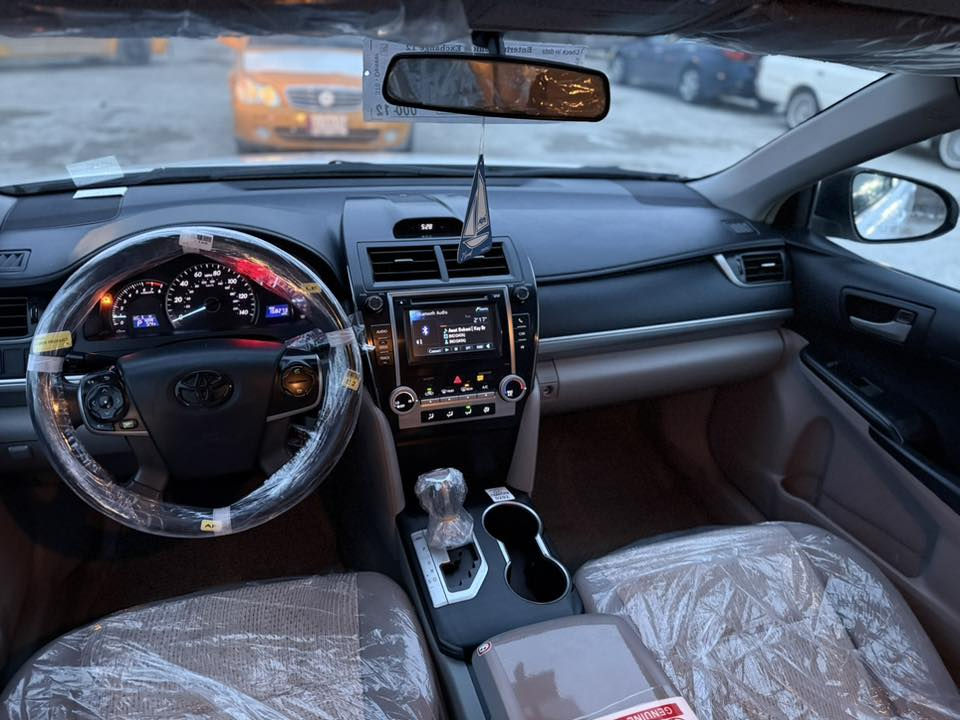 تویوتا کامری مودیل 2012  وارد ئەمریکی مواسەفات LE بێ لیدراو بەس هیلالیکی کارتە بێ ناوگرتن هیجی ترینیە مەکینە  نەکراوەتەوە گیربی عەیب بیتاقەی بەنزینی هەیە جوار تایەی تازەیە سەیارەکە مالی دۆستە رەقەم موبایل *********** ***********
