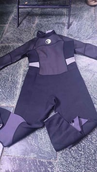 بدلة غوص جديد بل ليبل قياس XL  الى XXL للاستفسار 07776849588