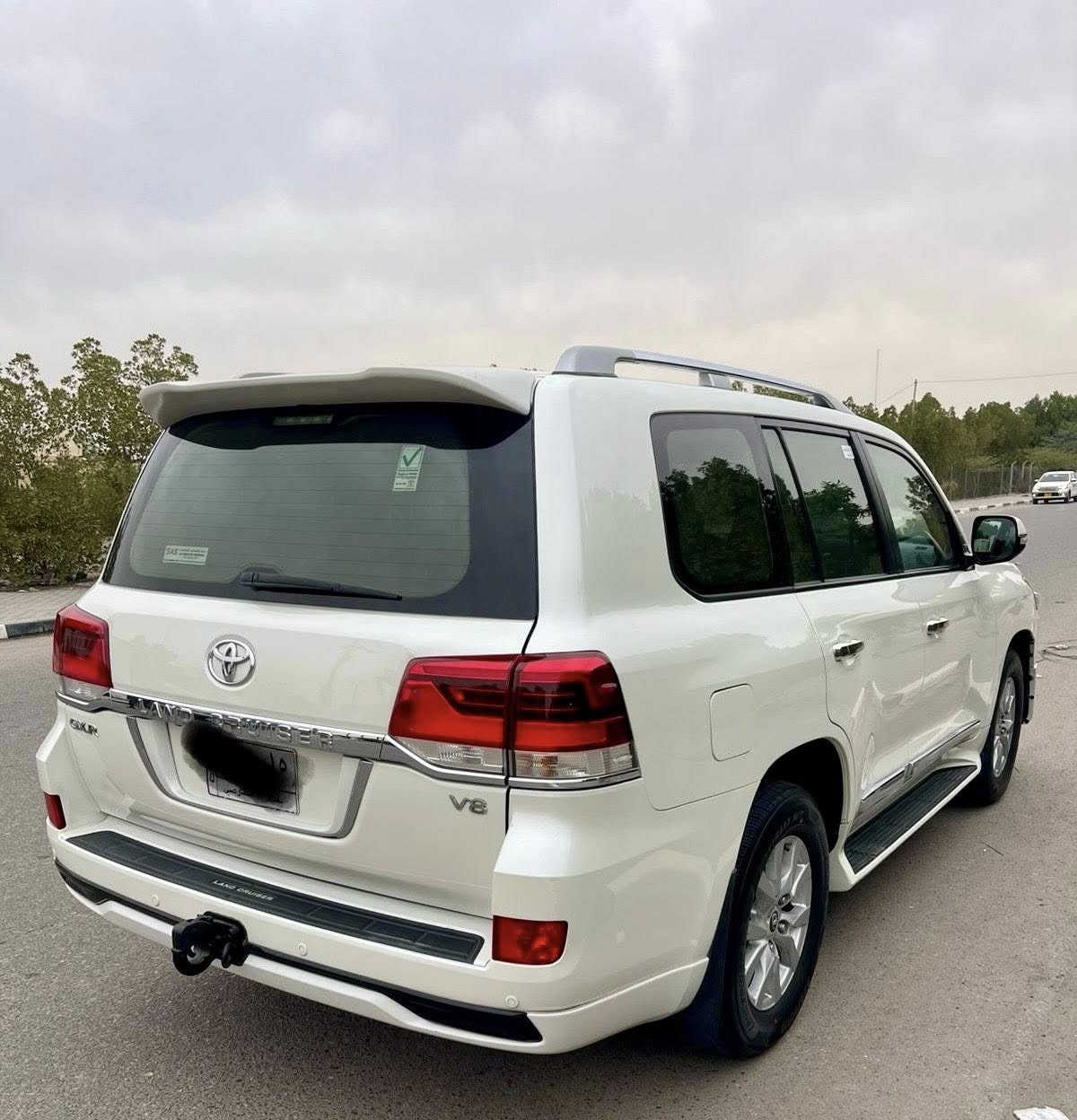 سلام عليكم للبيع لاندكروز مديل 2016 رقم بغداد مواصفات GXR محرك 8 سلندر مكفوله كفاله عامه محرك كير ماعده بارد شبر السعر 420 الاستفسار ع رقم ***********
