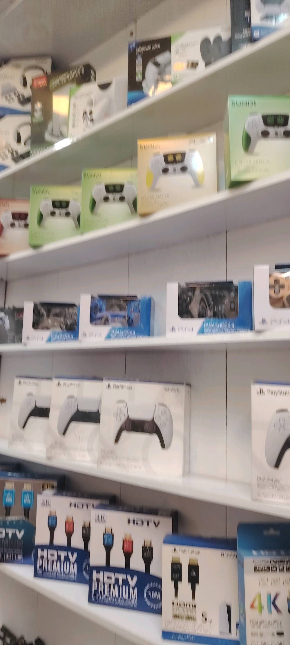 سلام عليكم متوفر كل بليات جوستكات أغراض أقراص داخل الجزائر تواصل رقم واتساب 