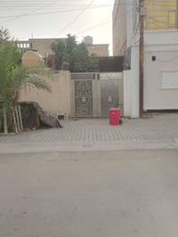 بيت 100متر على سايدين المقابل جكن اوسلو البيت عايزه درج من جوه وستاره ...