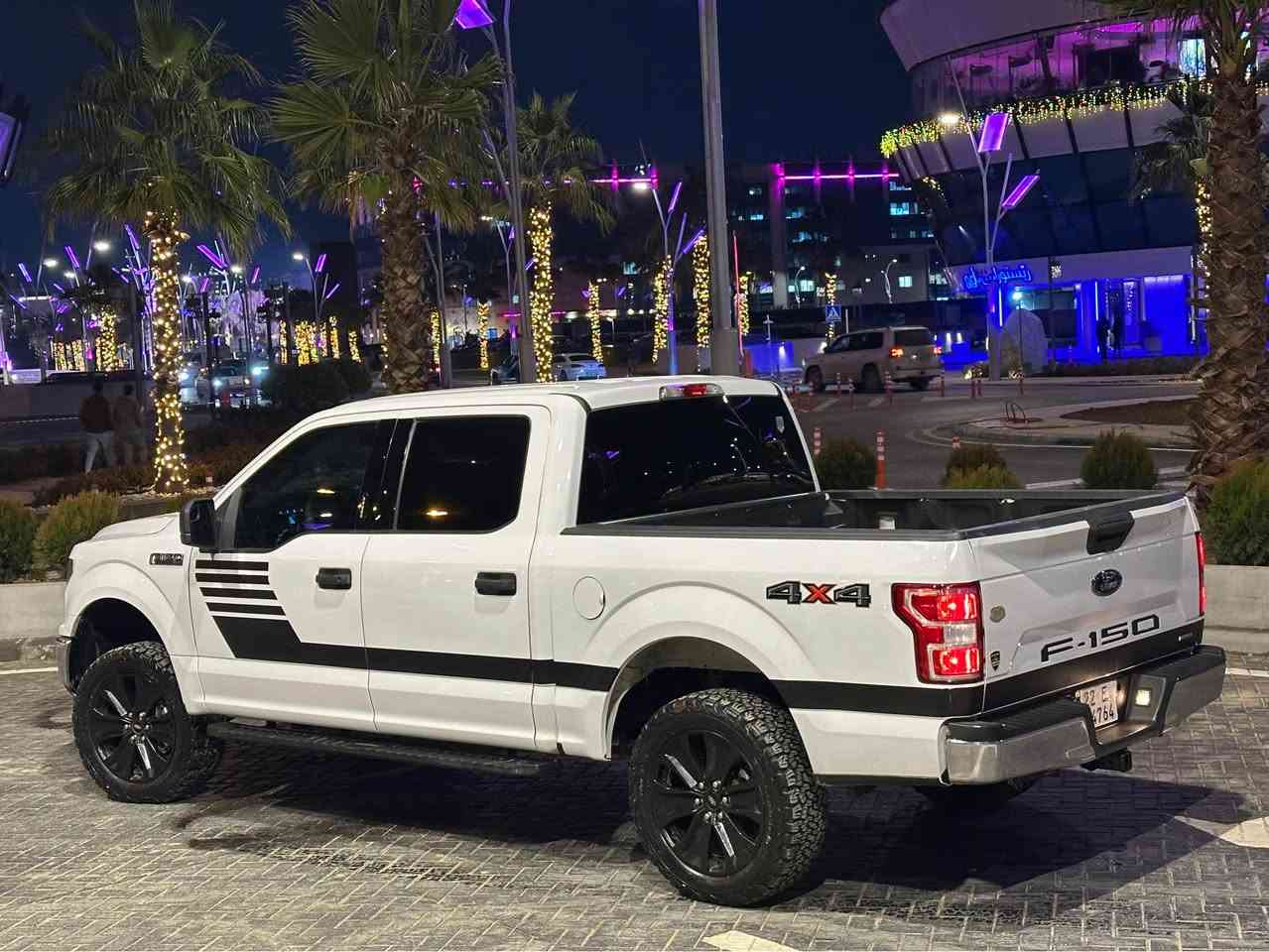 ﷽

فورد F-150 موديل:2020 ( ارخص سعر )

 عداد المسافه :54  الف مايل

بــاب طويل بدي قصير 

رادار امامي 

سياره معلي ب امريكا 6 اينج 
دبلات هواء 

الضرر : فقط بونيد جاملغ 

كفالة گير و محرك كلها بشرط بلادي برغي ممفتوح 

محرك ٦ سلندر توربو 

المواصفات XLT
باب طويل بدي قصير المرغوب
دفع رباعي4x4
گير تعليك 
حساسات خلفية
اضواء محيطية للسيارة
كشنات كهرباء
شاشة  كبيرة
شاشة معلوماات كبيرة
مثبت سرعة
تحديد مسار ذكي
رادار امامي اوتو بريك 
رادار خلفي نقطة عمياء
اوتو بريك عند التوقف
اطفاء ذاتي عن التوقف

رقم سنوية جديد لعد سنة 2030 

ماكو اي ملاحضة بل سيارة ولا اكو اي خلل 
ولا اكو اي كلوب انضار بل شاشة 

العنوان : اربيل يم مستشفي روژ ئاوا 

سعر   $  215 ورقة و بيها مجال بسيط للطيبين 

للاستفسار التواصل مع الأرقآم 
*********** 
واتس اب موجود أربيل, العراق
