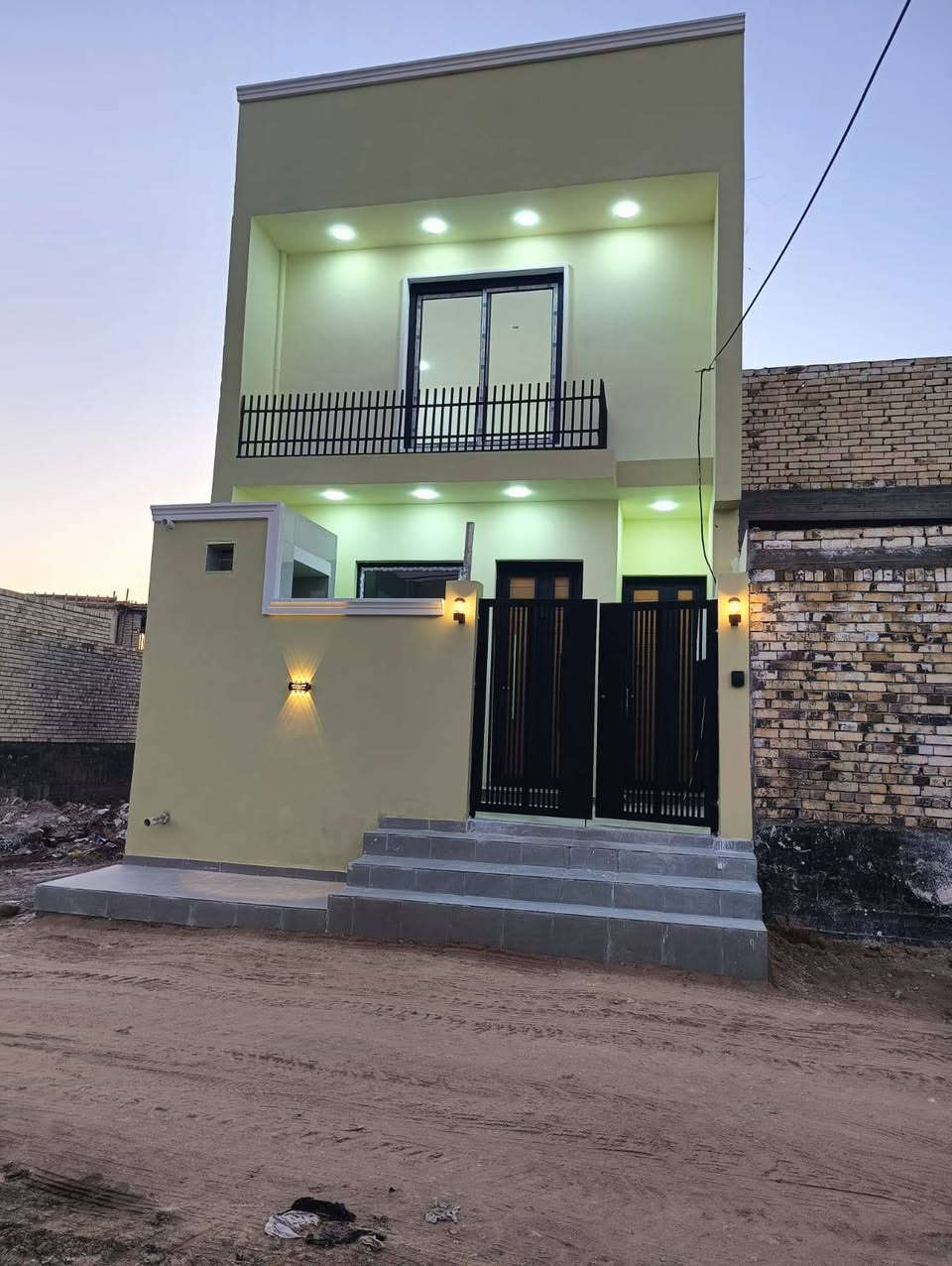 السلام عليكم 
مشتمل للبيع المساحه 120 م 
بناء البيت حديث استلام مفتاح غير مسكون مواصفات البيت vip  😍👏🏻
موقع المشتمل حله شارع 80 خلف حلويات قصر الشام جنس العقار طابو زراعي سند ٢٥ 
إخواني أخواتي ربي يحفظ الجميع 🌹
السعر وباقي التفاصيل التواصل خاص او الاتصال 
 للاتصال ***********
واتساب
