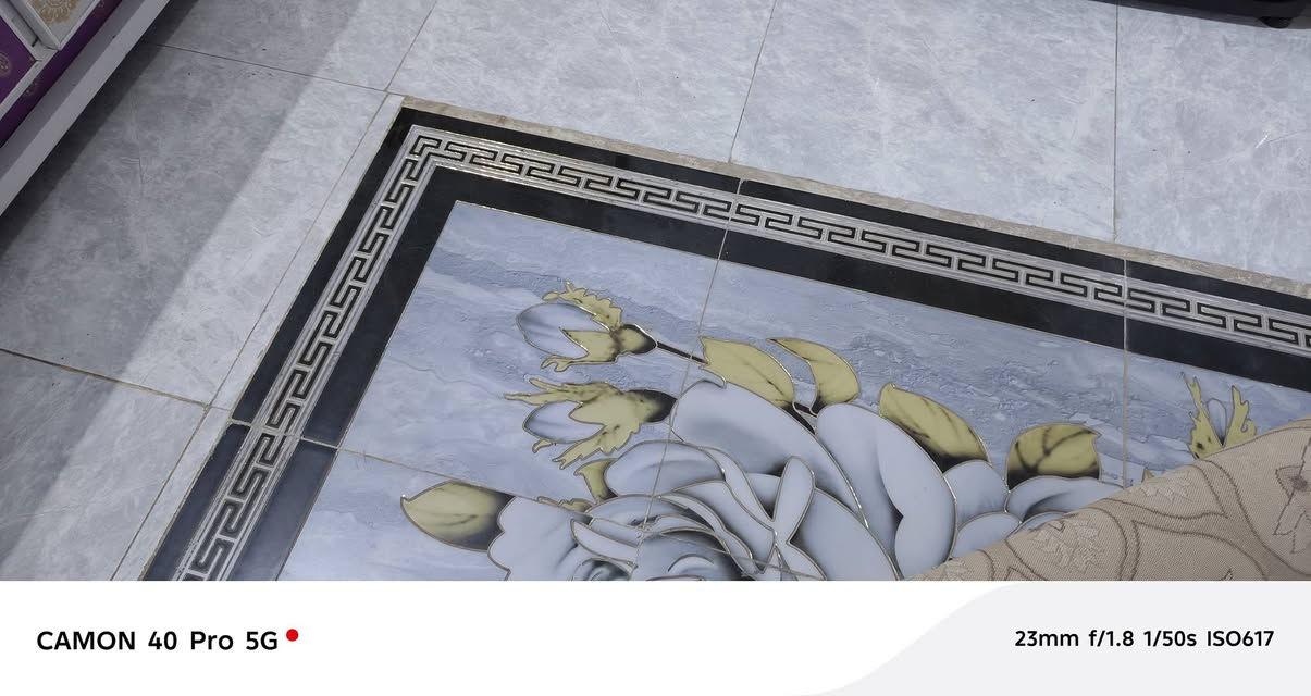 دار للبيع طابو ملك صرف المساحه ( ١٥٦ ) مربع الموقع بدايه الحي العسكري نزلت الشهيد عمار على الشارع العام بدايه الحي العسكري الاتصال على رقم( *********** )( *********** )
