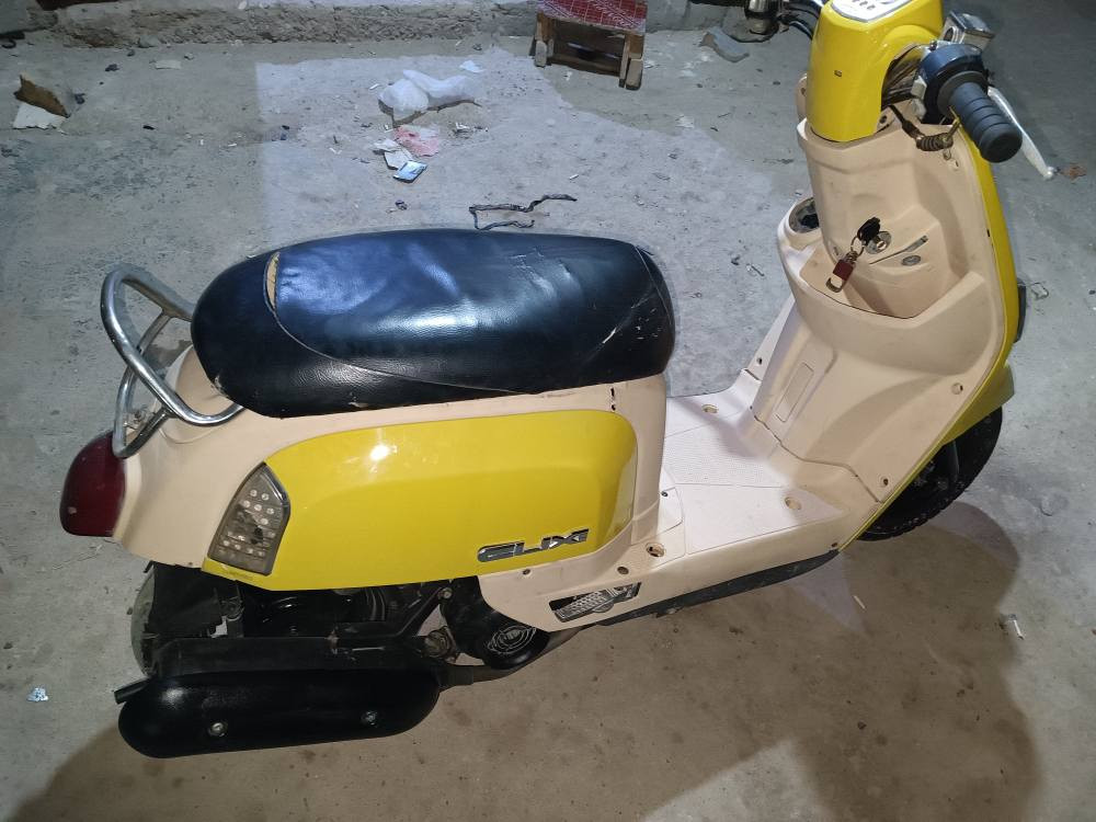 ماكس بوليسي سعر 650 وبيه مجال نقص بس قبق تانكي 
شغاله سلف هندر بكل وقت كلشي بلادي بريك كدام وره دراجه نضيفه 
رقمي ***********
