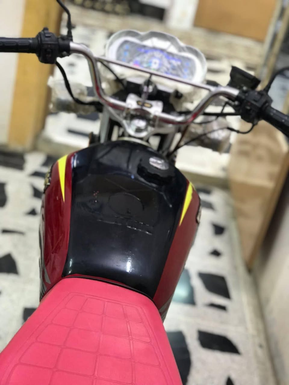 سلام عليكم تايكر موديل 24 زيرو مخزن على وظع الشركة سعر 700وبي مجال لستفسار ***********
