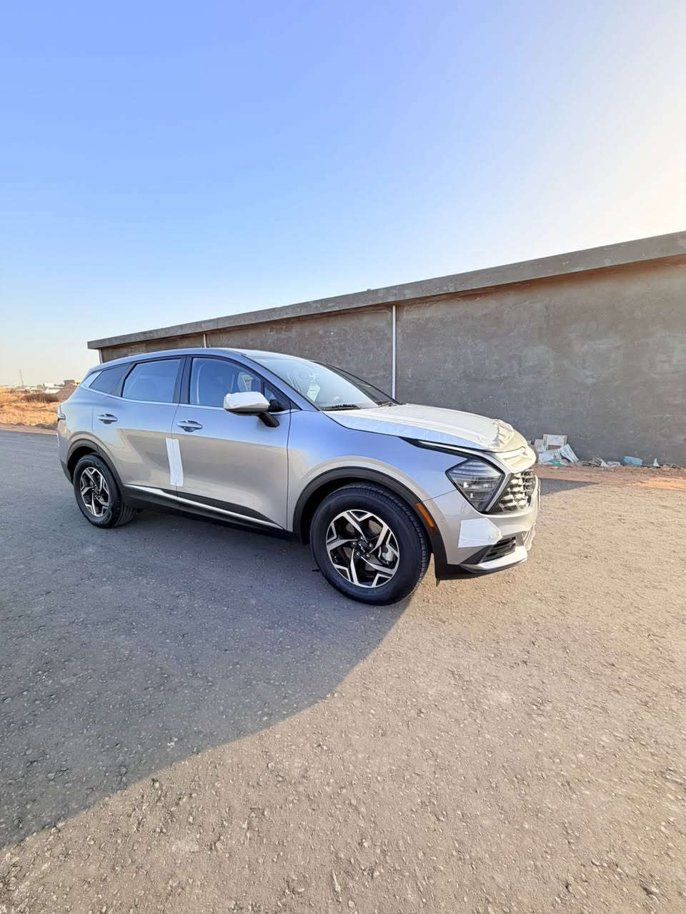 السلام عليكم

للبيع سبورتج 2023 حادثها مثل ماموضح بالصور بس الجنطة معدله ومصبوغة نفسيتها السيارة ليبل واحد اي ارباك مابيها حادث بسيط بسمي السيارة مواصفات باب ثاني بيها اصبعين بارد فقط السيارة جديدة معنى الكلمة 
العنوان بابل 
***********
