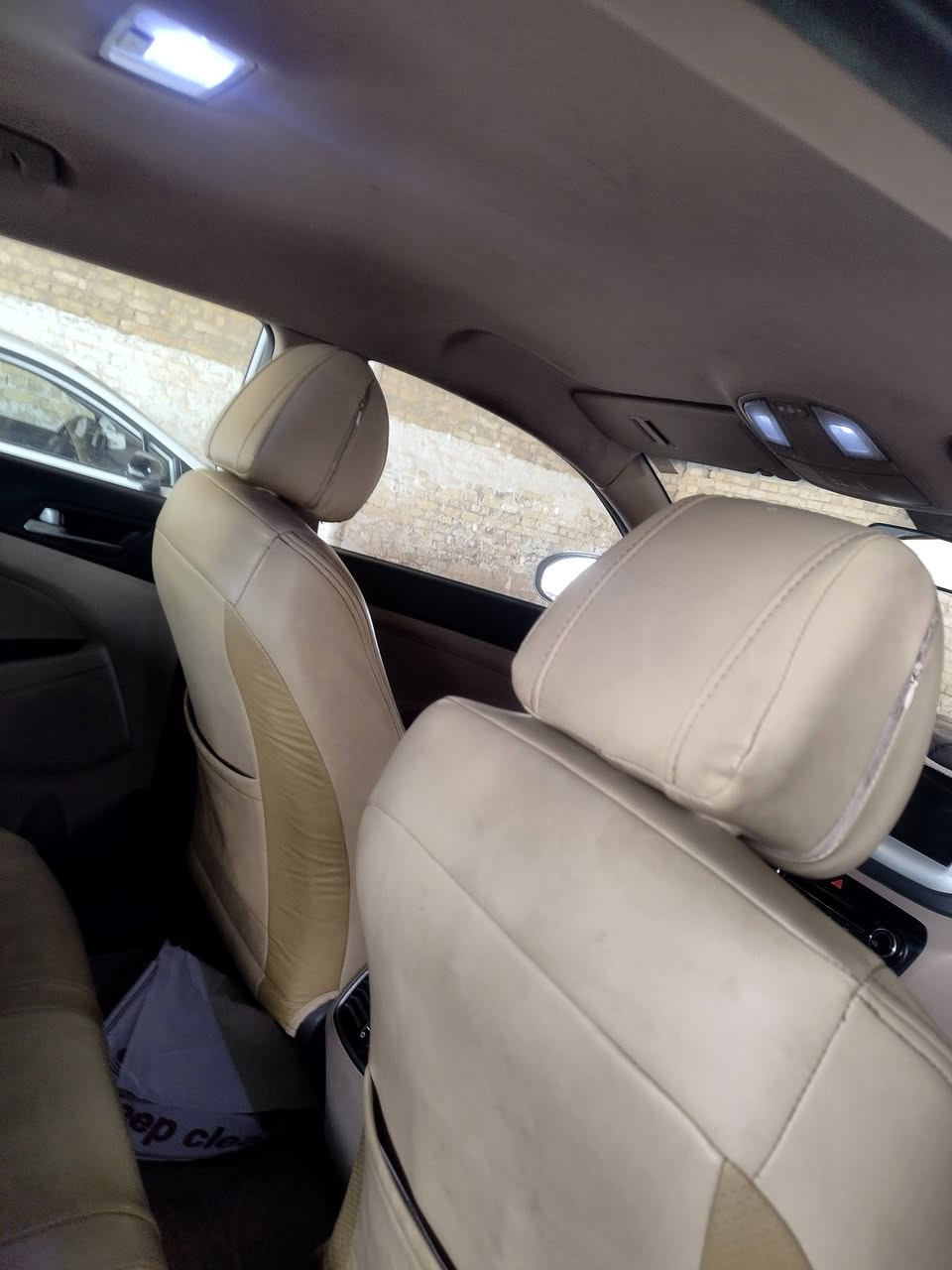 توسان للبيع ٢٠١٧ خليجيه تبديل بنيد
بدون دواخل ماشيه ١٨٠  موقع  محموديه اللطيفية السعر١٦٥ ورقه
اتصال***********
***********
