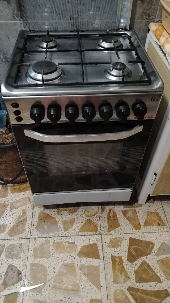 السلام عليكم طباخ البيع نضيف كلش زلغ مابي  وبراد شغال حار بارد العنوان الدوره ابو دشير ***********
