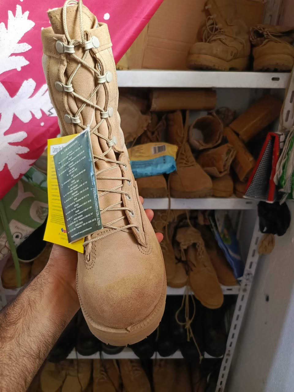 ابلفل امريكي جديد حجم 42ونص أو 43
يوجد توصيل  بي فقط واتساب ***********
 وهذا فقط اتصل ***********
