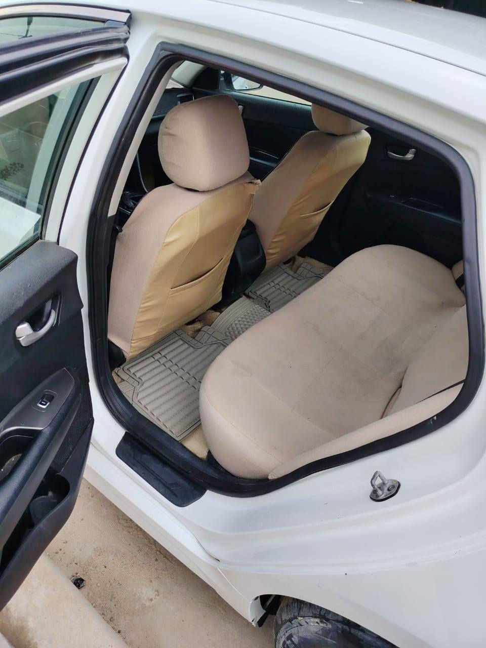 سلام عليكم
للبيع اوبتيما 2016 مواصفات fe
امريكي 2400 محرك وكير ما مفتوح  على وضع الشركة 
صدر ممتاز 
اشاير مري+شفط
شاشه كامره
تبريد شغال  
مانع انزلاق
 تحكم ستيرن جهتين

سياره بيهه: حادث من امريكا الدعامية الخلفية
وصبغ باب وجاملغ عكس السايق
سعر: ١١٧
مكان السيارة بغداد/ حي الغزاليه
للاستفسار الاتصال على الرقم
 ***********
