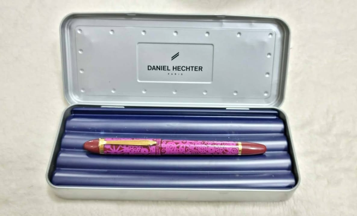 السلام عليكم  قلم حبر فرنسي جديد ما مستخدم  سعر  45 الف


**إذا كنت صاحب هذا الإعلان وتريد حذفه لأي سبب، رجاءا أرسل رسالة إلى الدعم الفني**