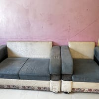 قنفه وكرسي • يحتاج غسل • الشعب